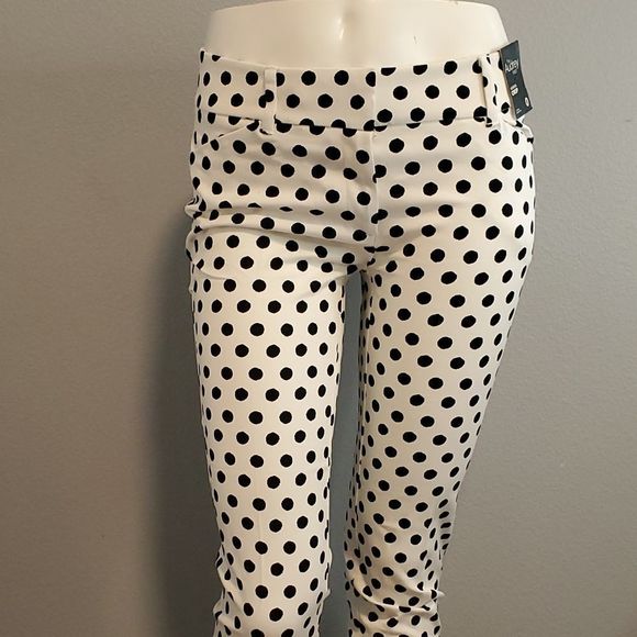 New York & Company Black and White Polka Dot Jeggings - Picture 2 of 15